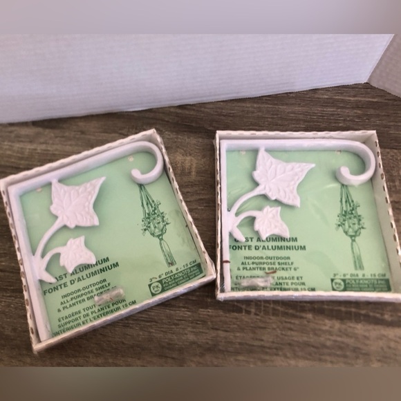 Vtg NOS White Cast Aluminum Shelf Brackets - Picture 2 of 9